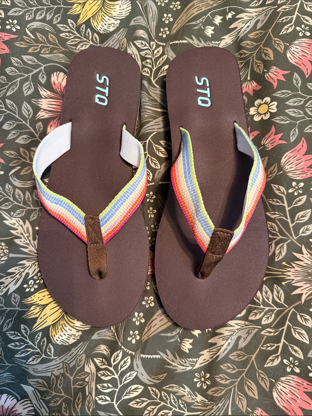 STQ Women’s Rainbow Stripe Flip Flop Sandals - Brown